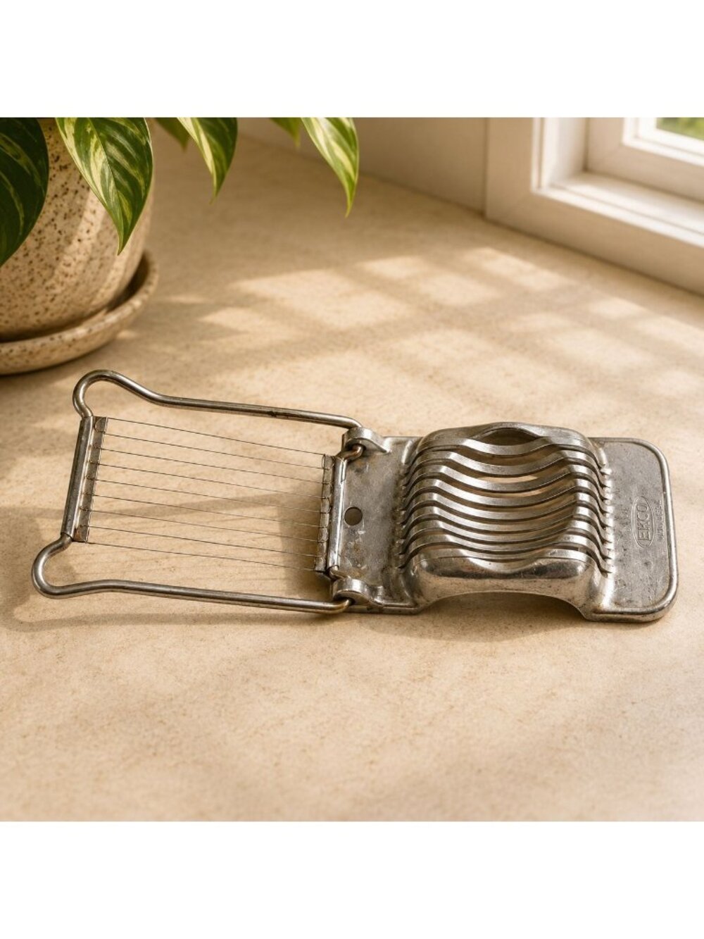 Vintage Ekco Metal Egg Slicer With Wire Blades And‎ Curved Base For Slicing Eggs